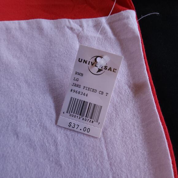 Mens Rare Universal Studios Graphic JAWS Movie Shirt Size Large Blue Red White - Picture 7 of 9